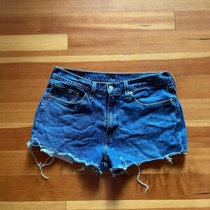 Levi’s dark wash denim shorts jorts 32 2” inseam
